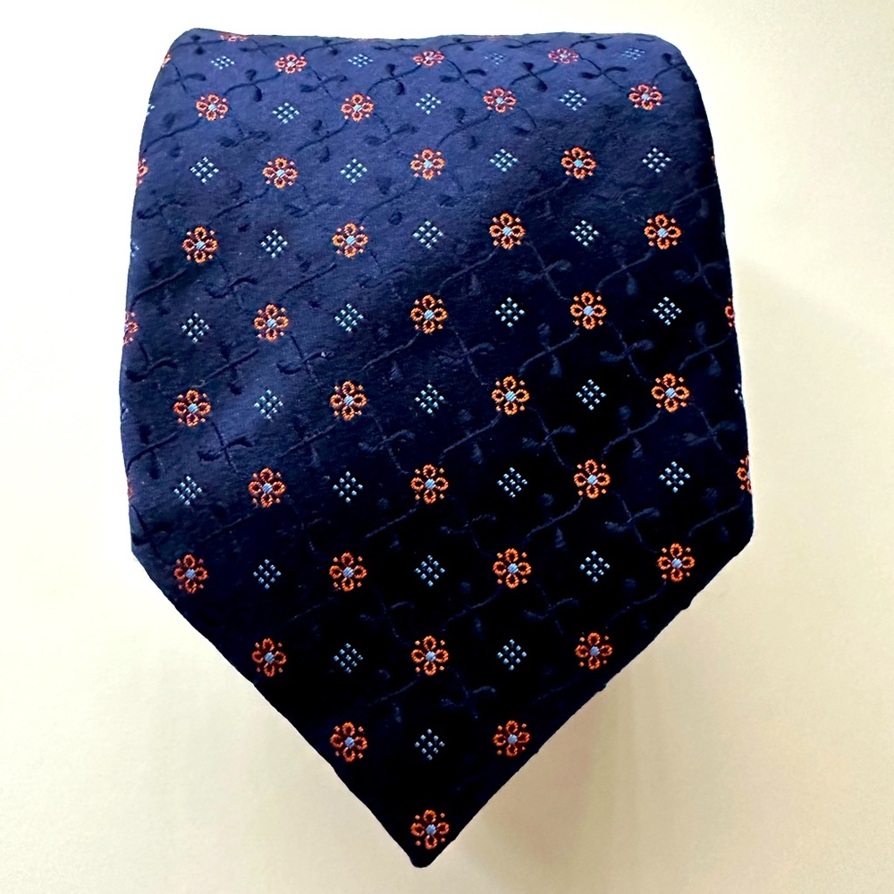 Thomas Pink silk tie
